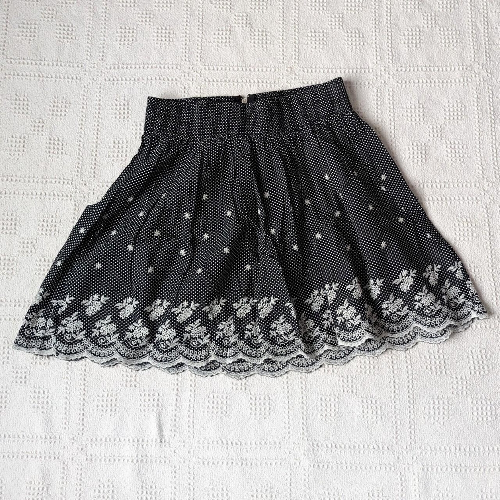 black skirt